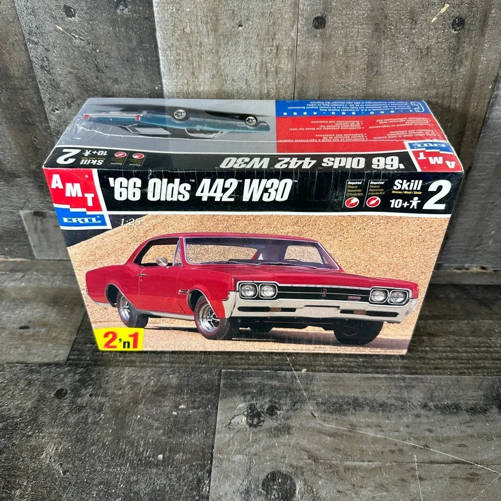 AMT Ertl 1/25 Scale '66 Olds 442 W30 Plastic Model Kit Sealed